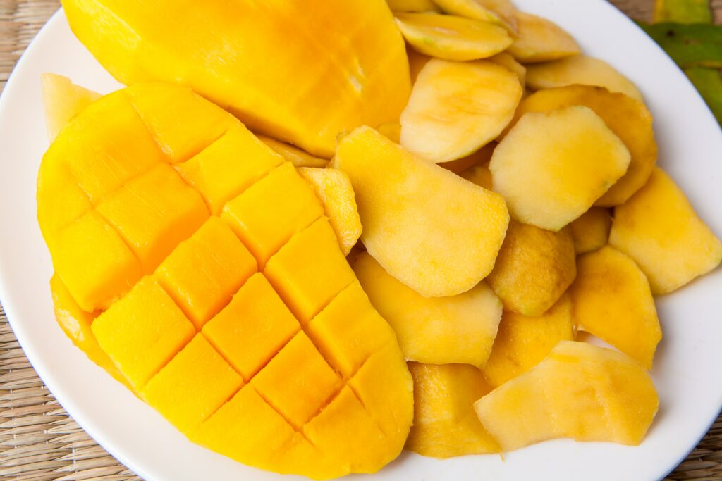 Can dogs eat mangos? Photo of Sliced mangos.